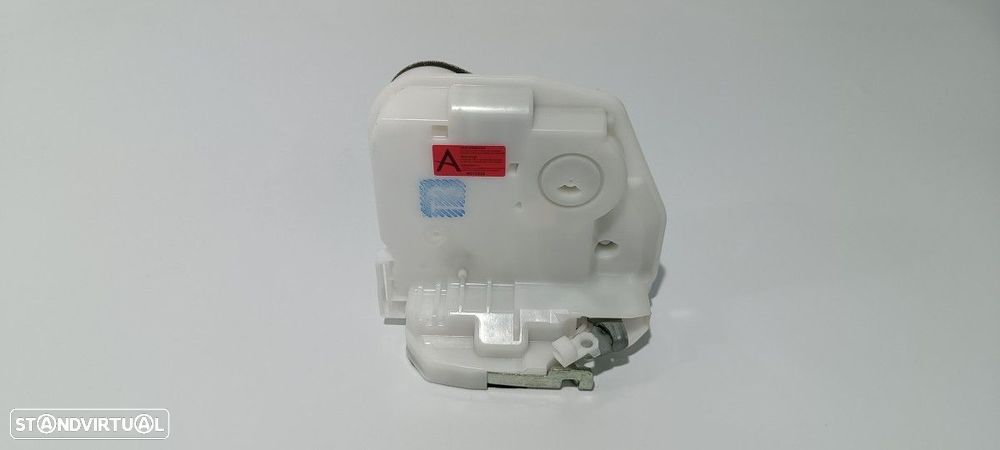 FECHADURA PORTA TRASEIRA DIREITA MITSUBISHI OUTLANDER (GF0) PHEV KAITEKI 4WD - 1