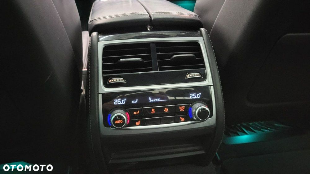 BMW Seria 7 - 24