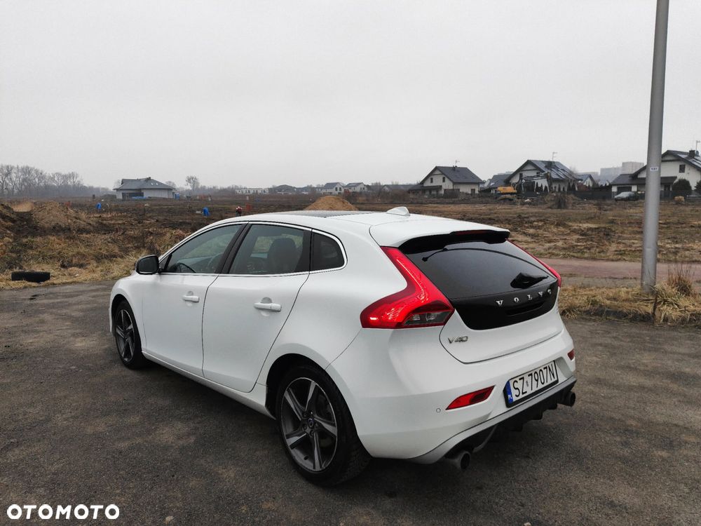Volvo V40 D2 R-Design - 5