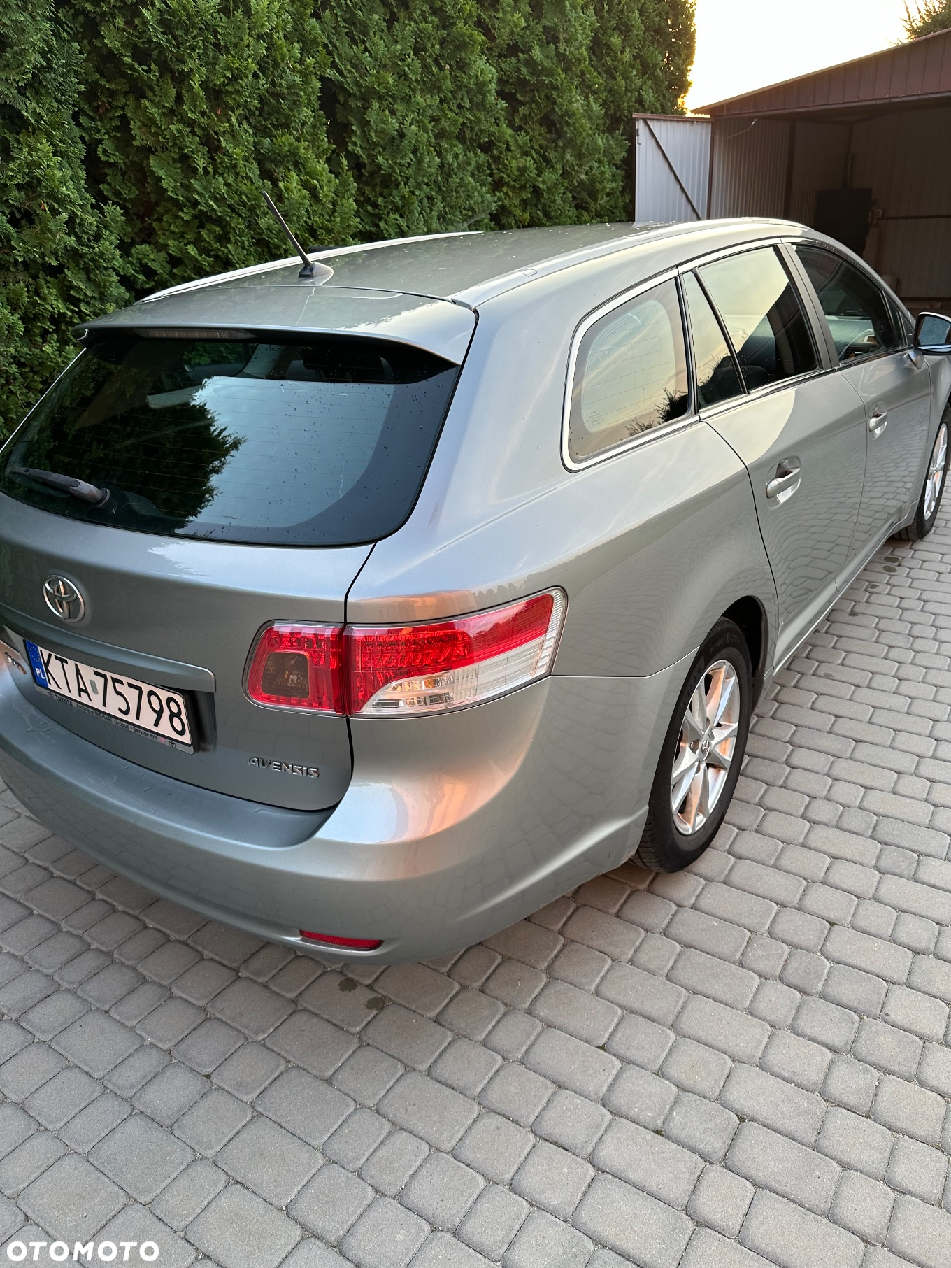 Toyota Avensis Combi 1.6 - 5