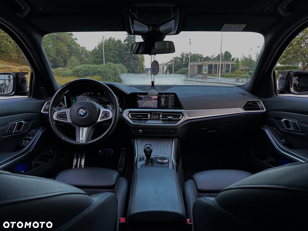 BMW Seria 3 330i M Sport - 21