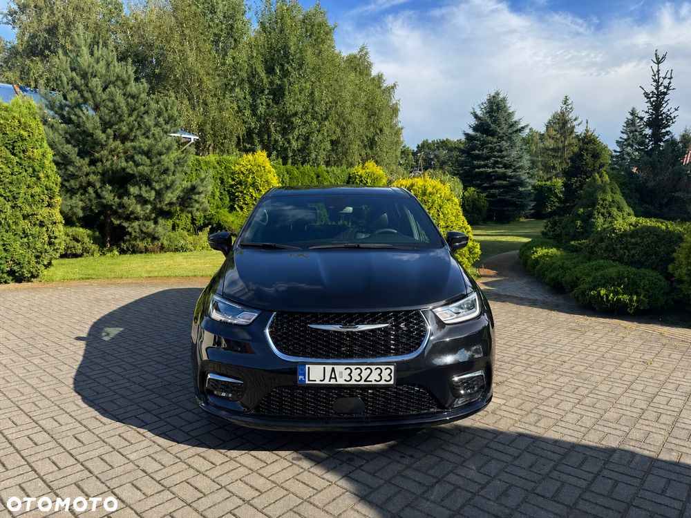Chrysler Pacifica - 2