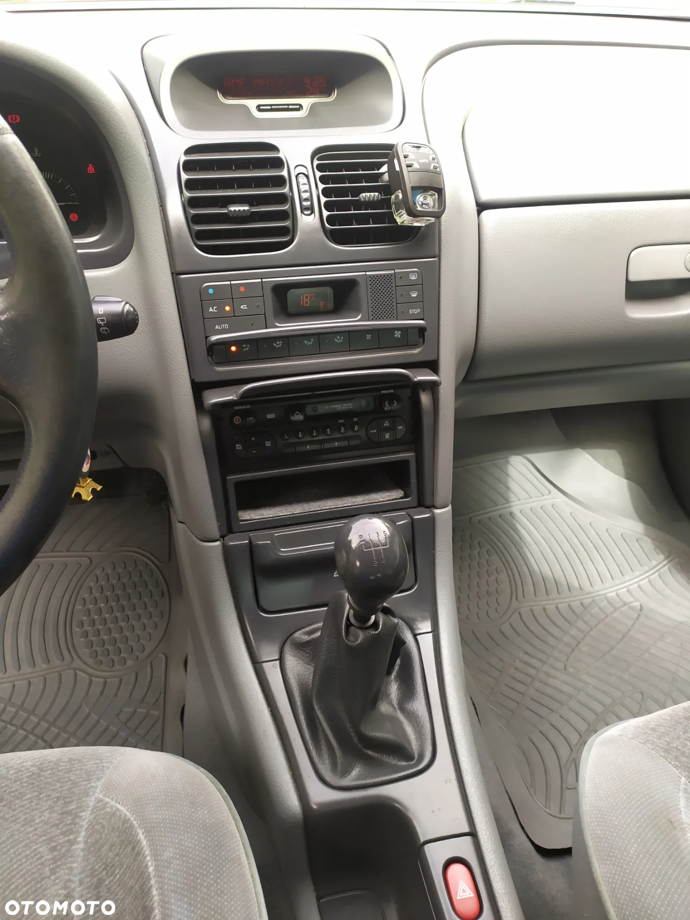 Renault Laguna 1.6 Concorde - 12
