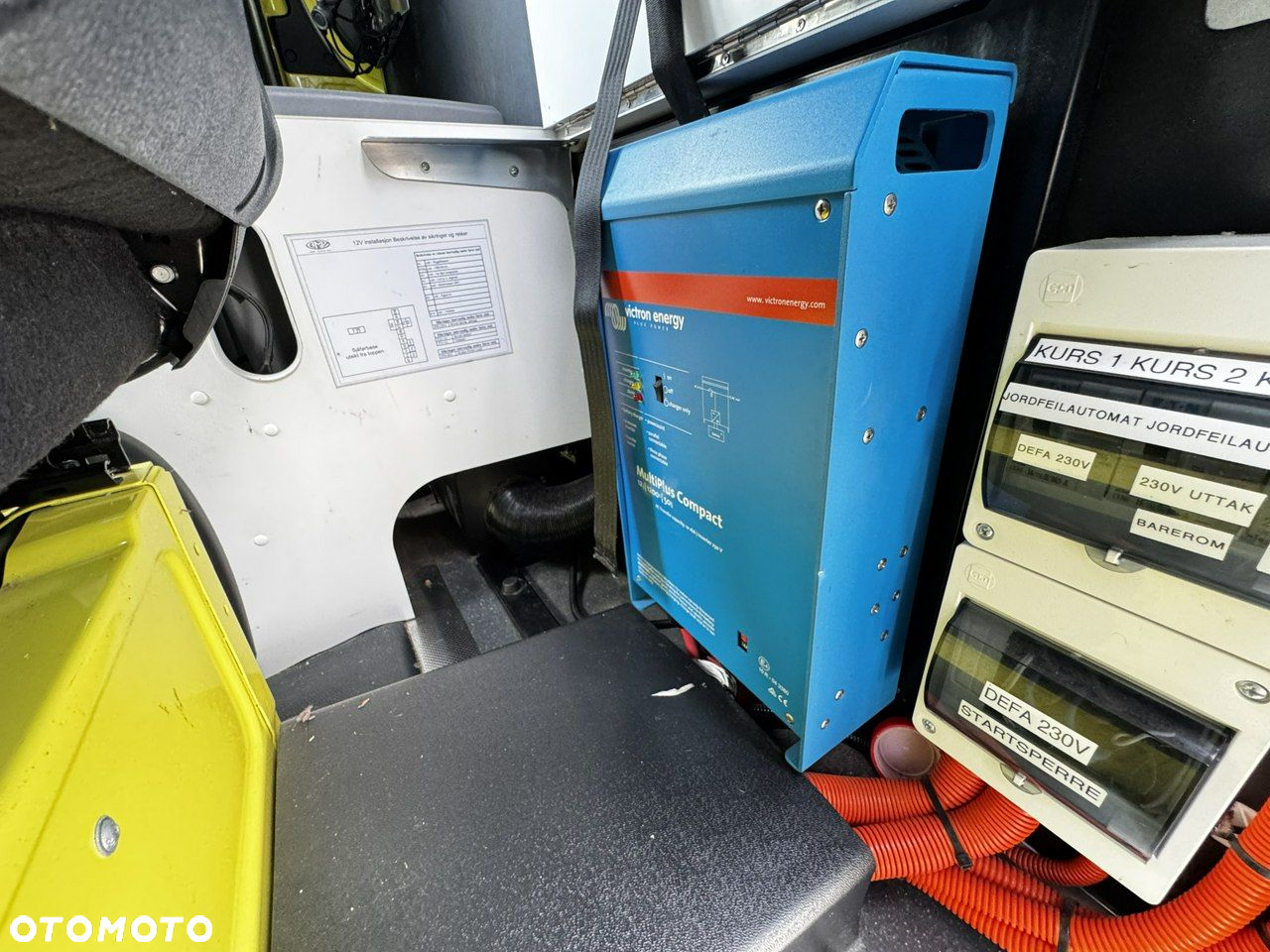 Mercedes-Benz Sprinter - 14