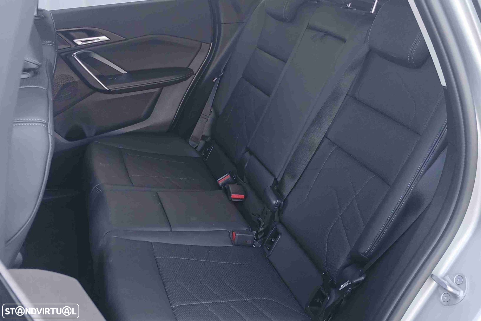 BMW iX1 eDrive20 - 13