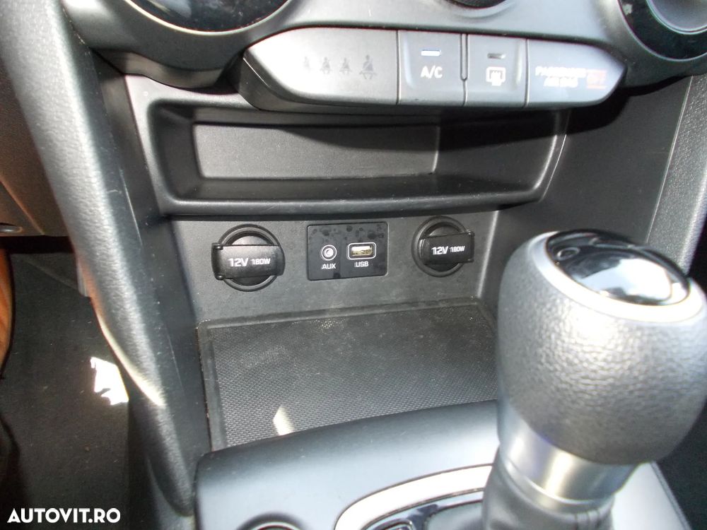 Hyundai KONA - 16