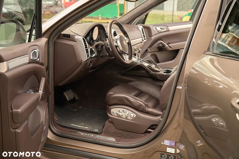 Porsche Cayenne - 17