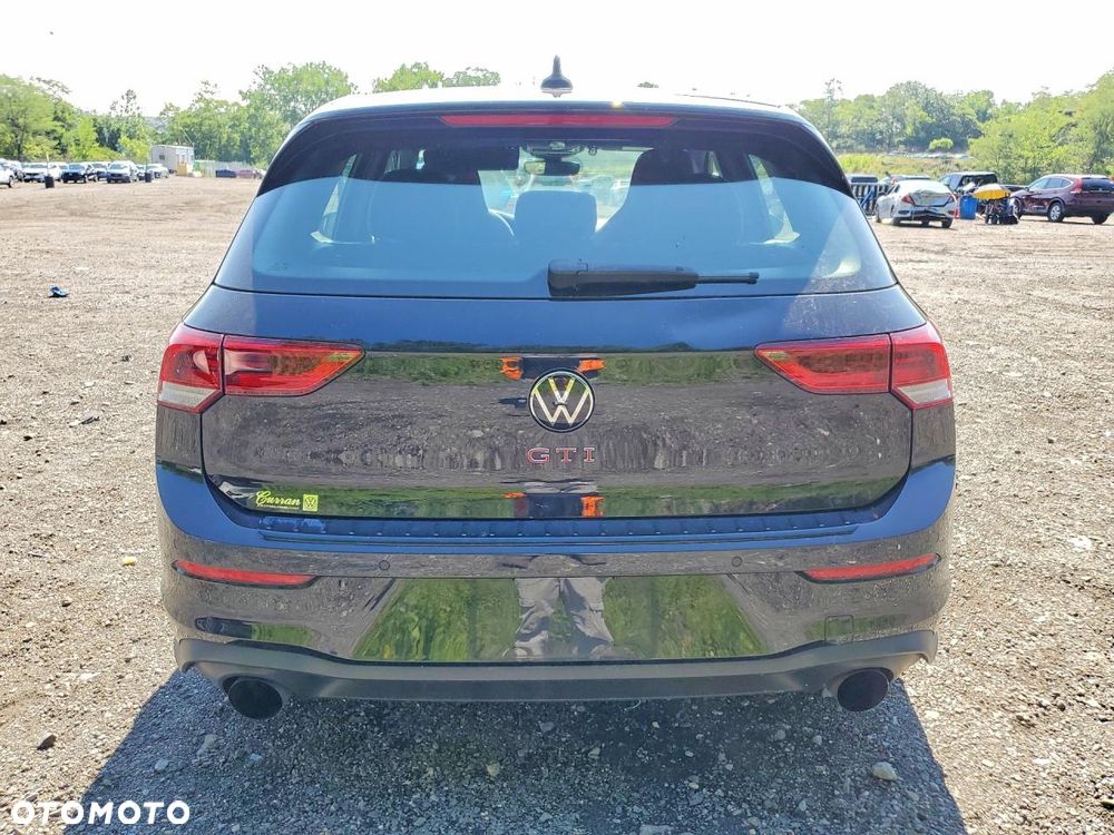 Volkswagen Golf - 6