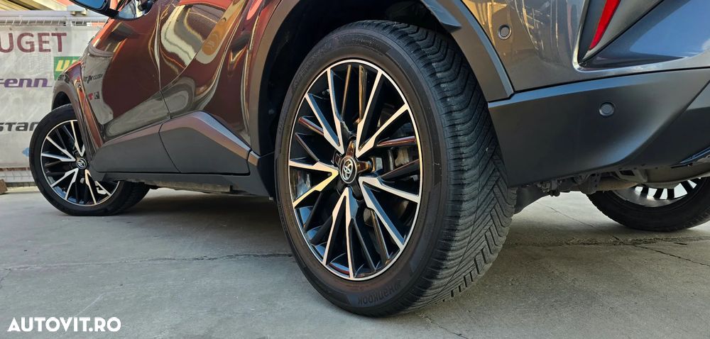 Toyota C-HR Lounge - 24