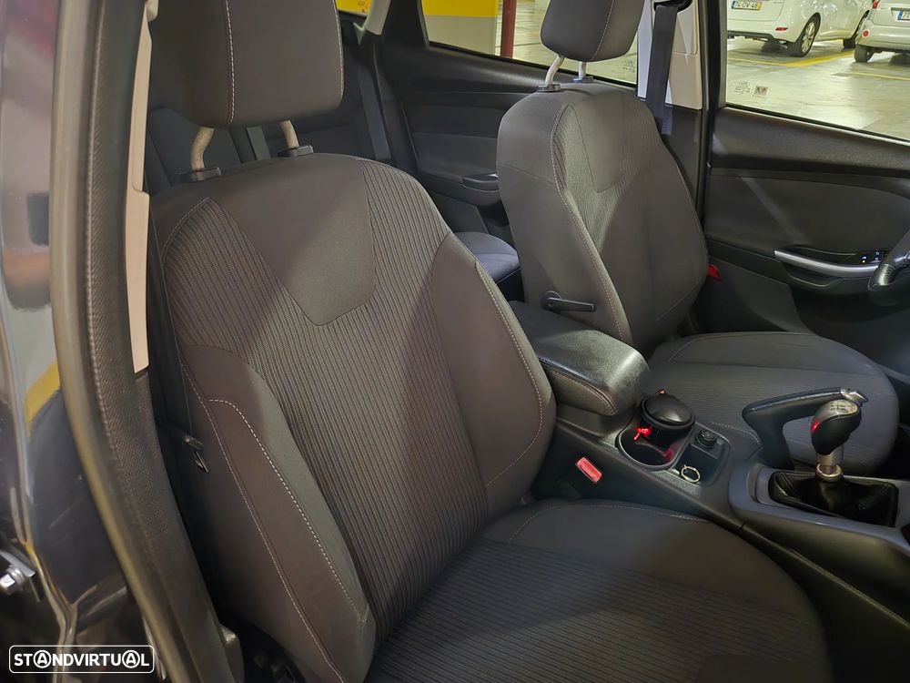 Ford Focus SW 1.6 TDCi Titanium Best - 34