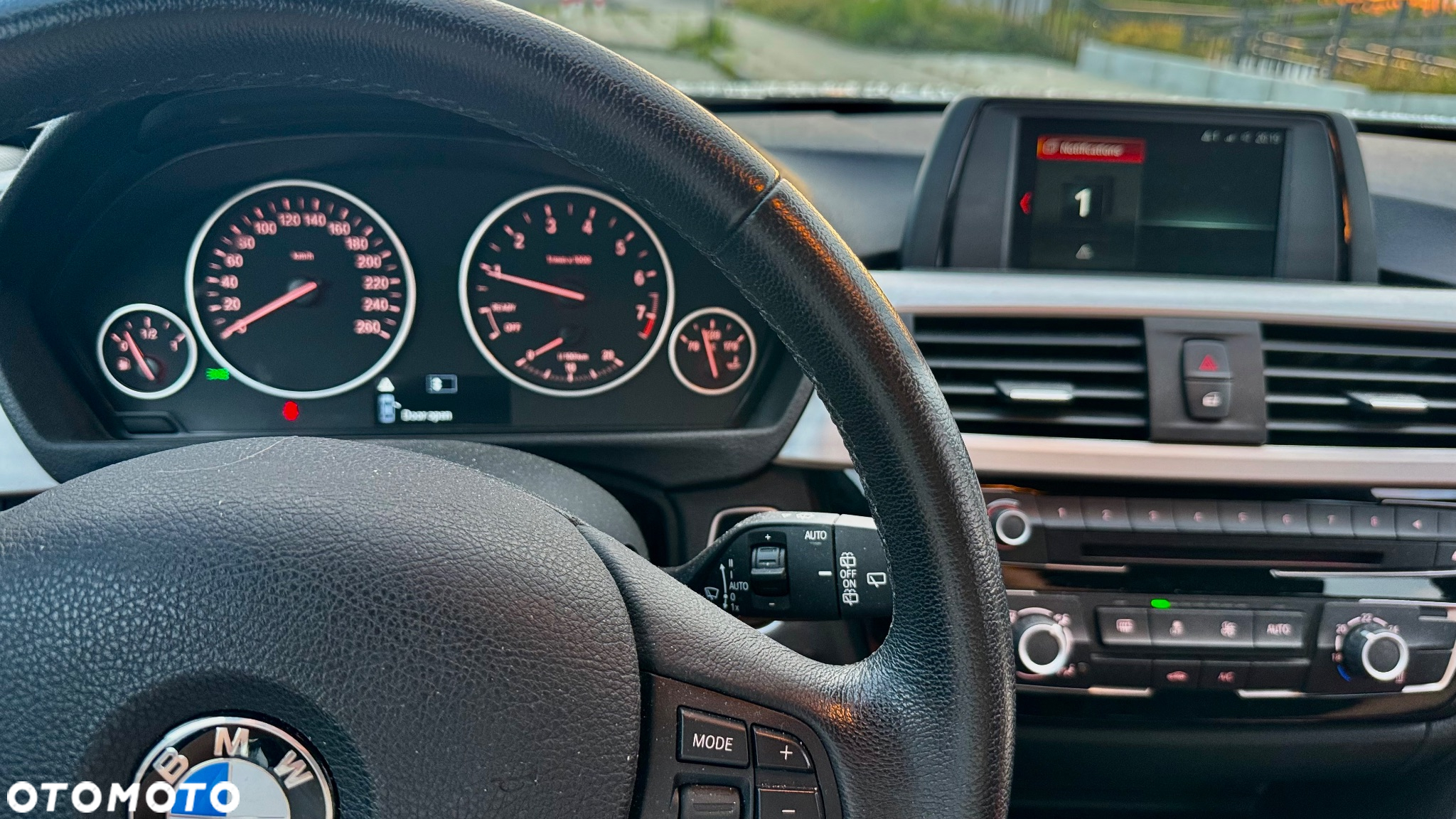 BMW Seria 3 318i - 15
