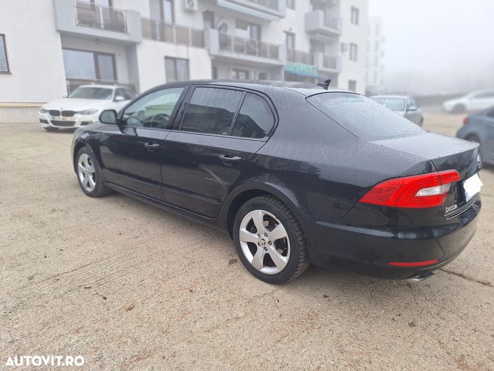 Skoda Superb 2.0 TDI 4X4 Elegance - 6