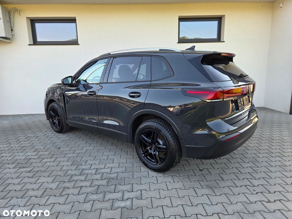 Volkswagen Tiguan - 21