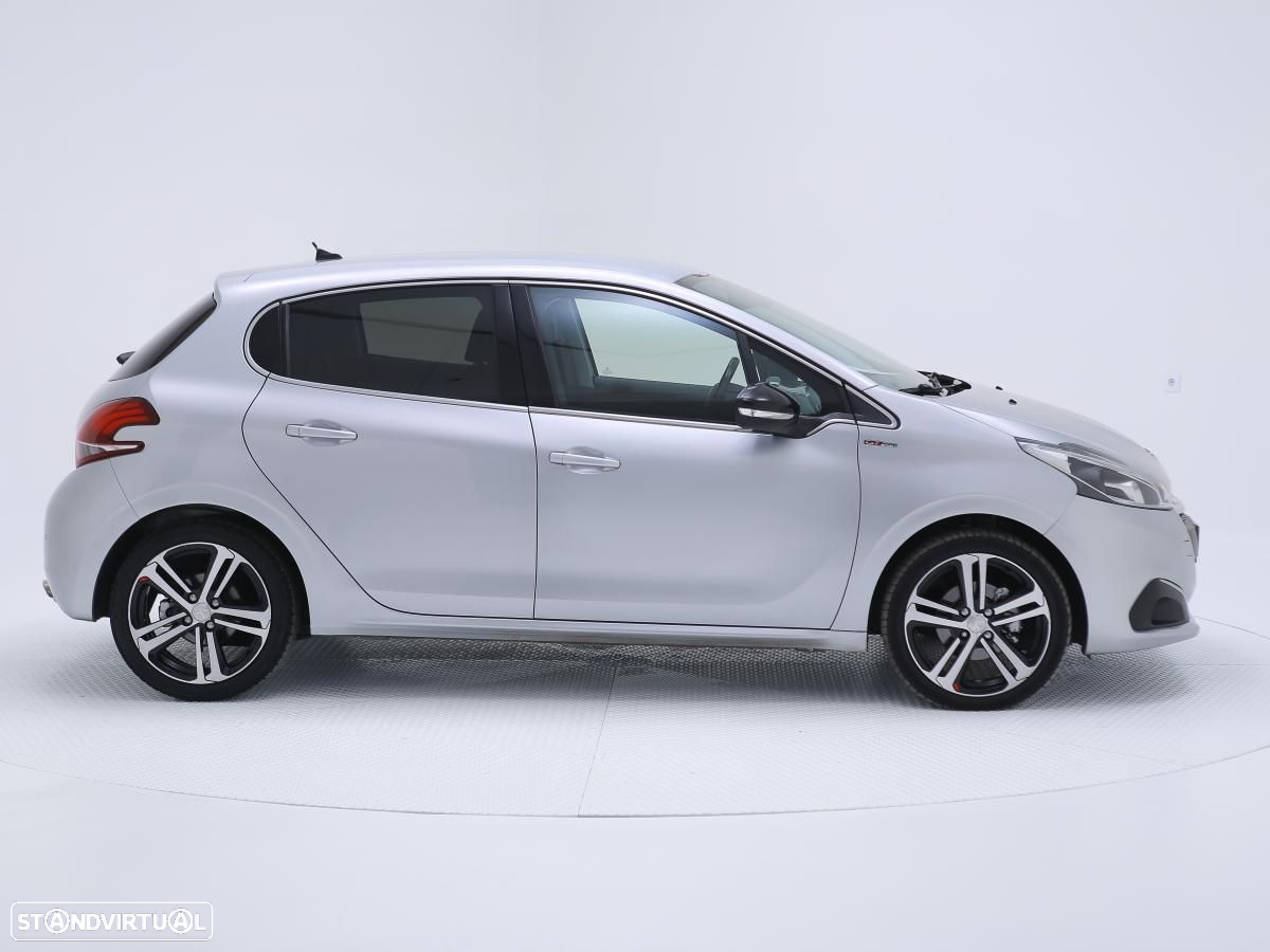 Peugeot 208 - 2