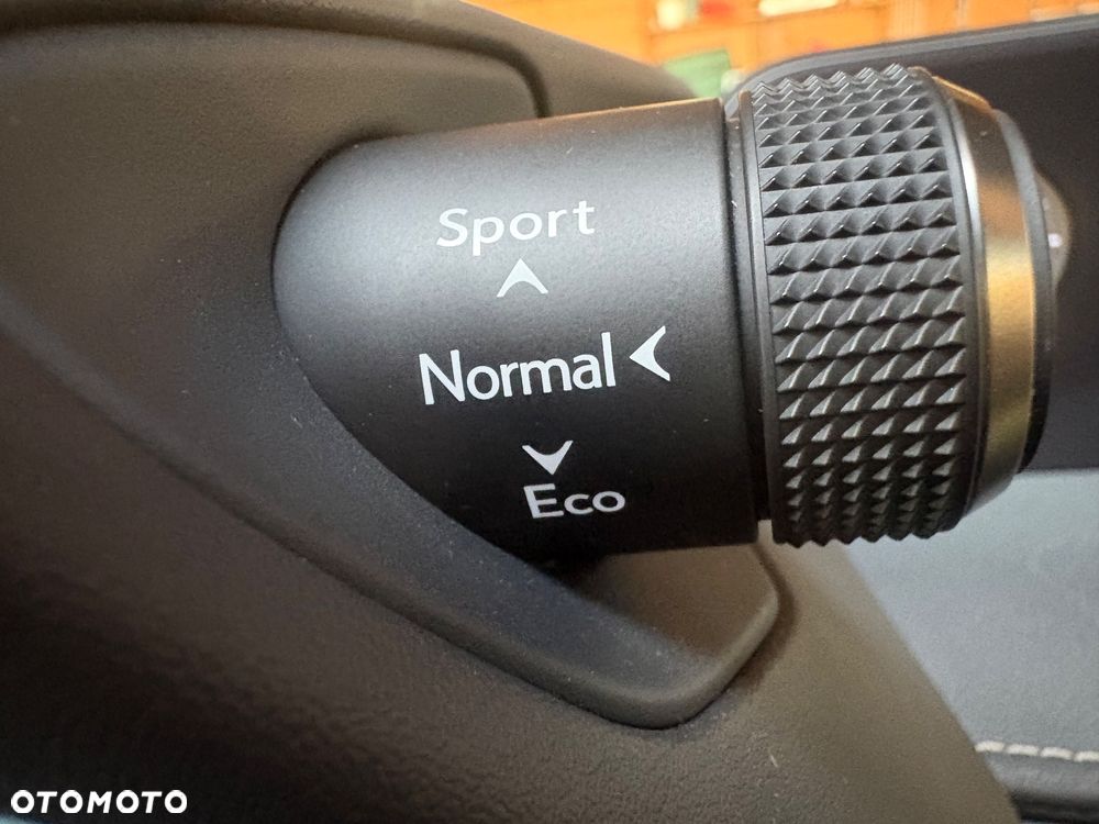 Lexus UX 250h Prestige 2WD - 34