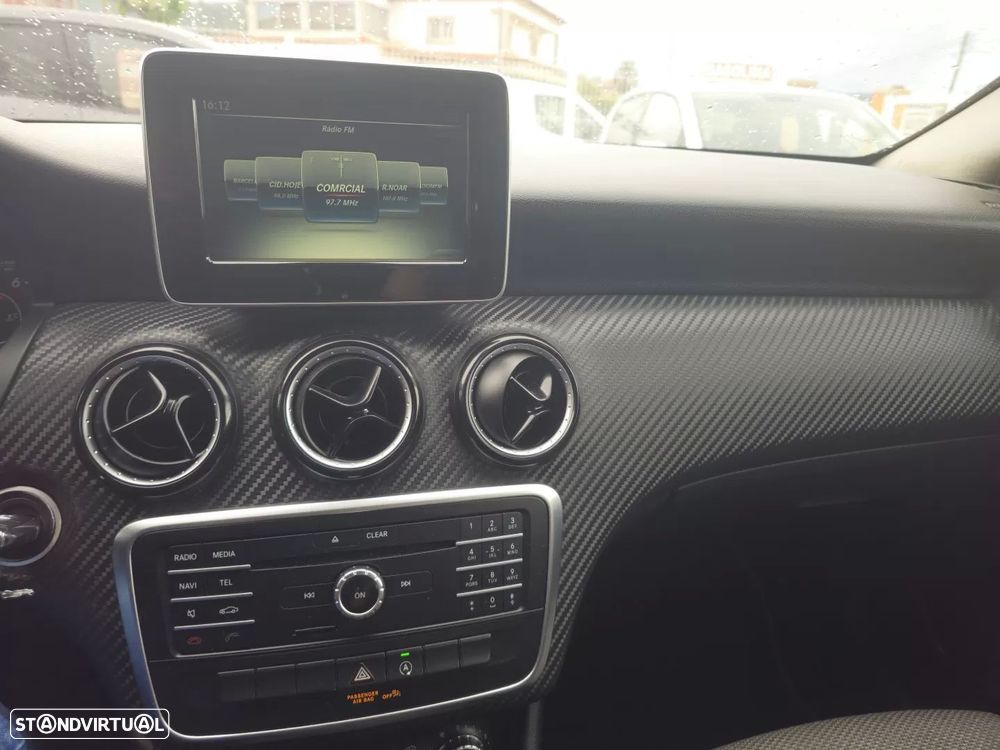 Mercedes-Benz GLA 180 d Style - 11