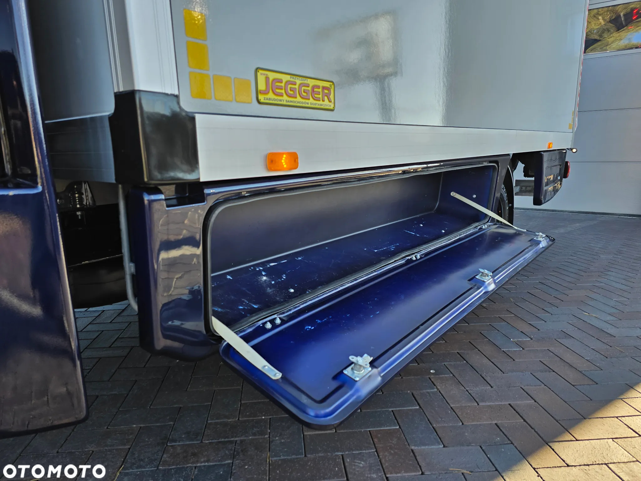 Mercedes-Benz SPRINTER 319 3.0 CDI KONTENER 4,28cmDługi 2,29cmSzero 2,24cmWysok + WINDA 750Kg 42Tyś km SERWIS DO OSTATNIEGO Km ASO MERCEDES-BENZ SALON PL STAN NOWY NOWY NOWY FABRYCZNA GWARANCJA - 21