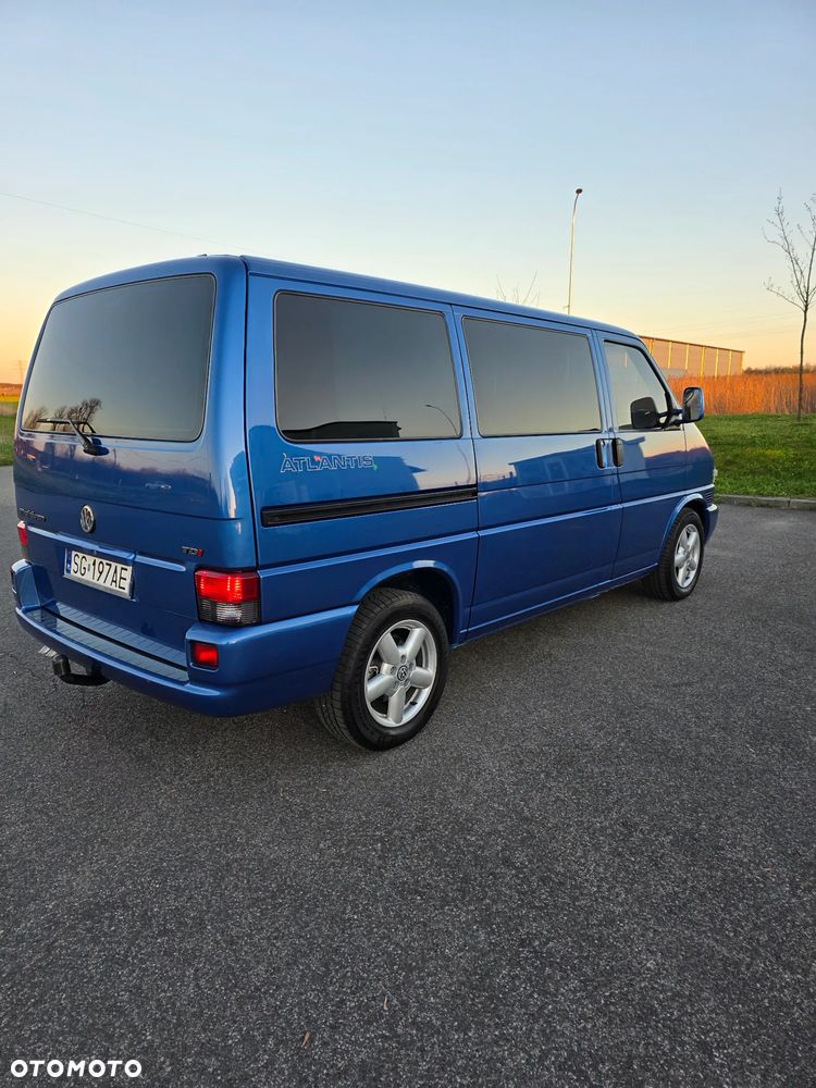Volkswagen Multivan - 2