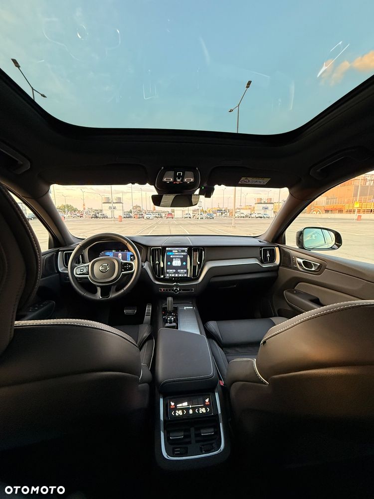 Volvo XC 60 B4 D Plus Dark - 15