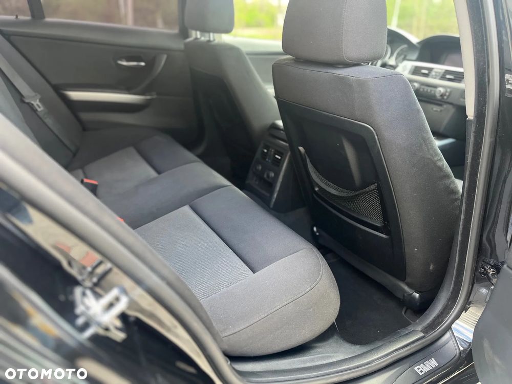 BMW Seria 3 318i - 11