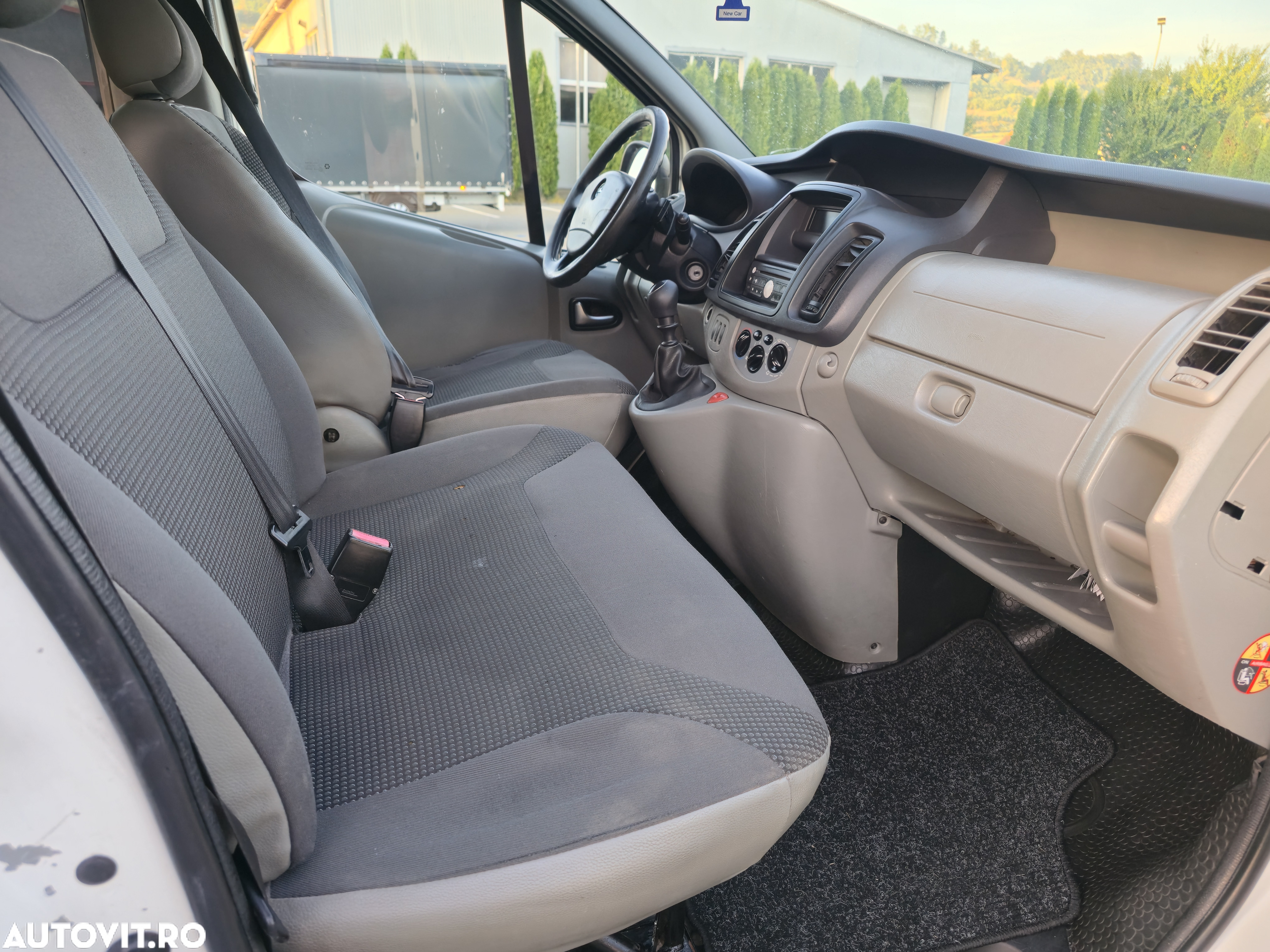 Opel Vivaro - 8