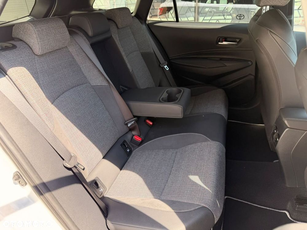 Toyota Corolla 1.8 Hybrid Style - 18