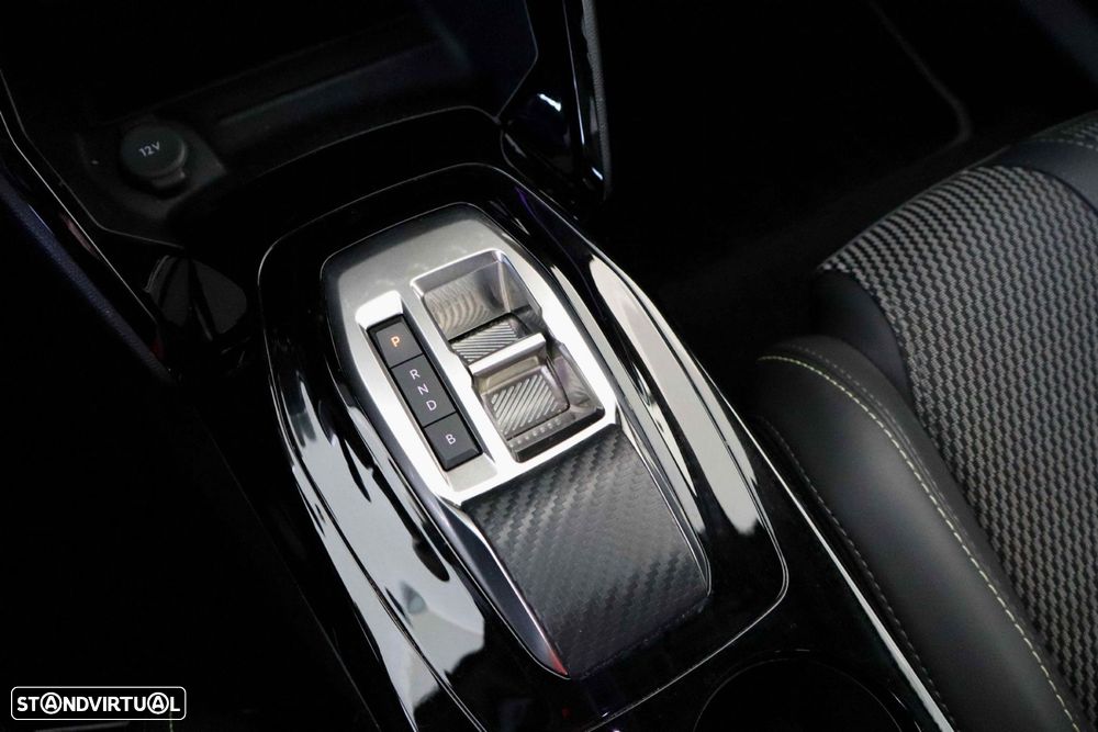 Peugeot e-2008 54 kWh GT - 31