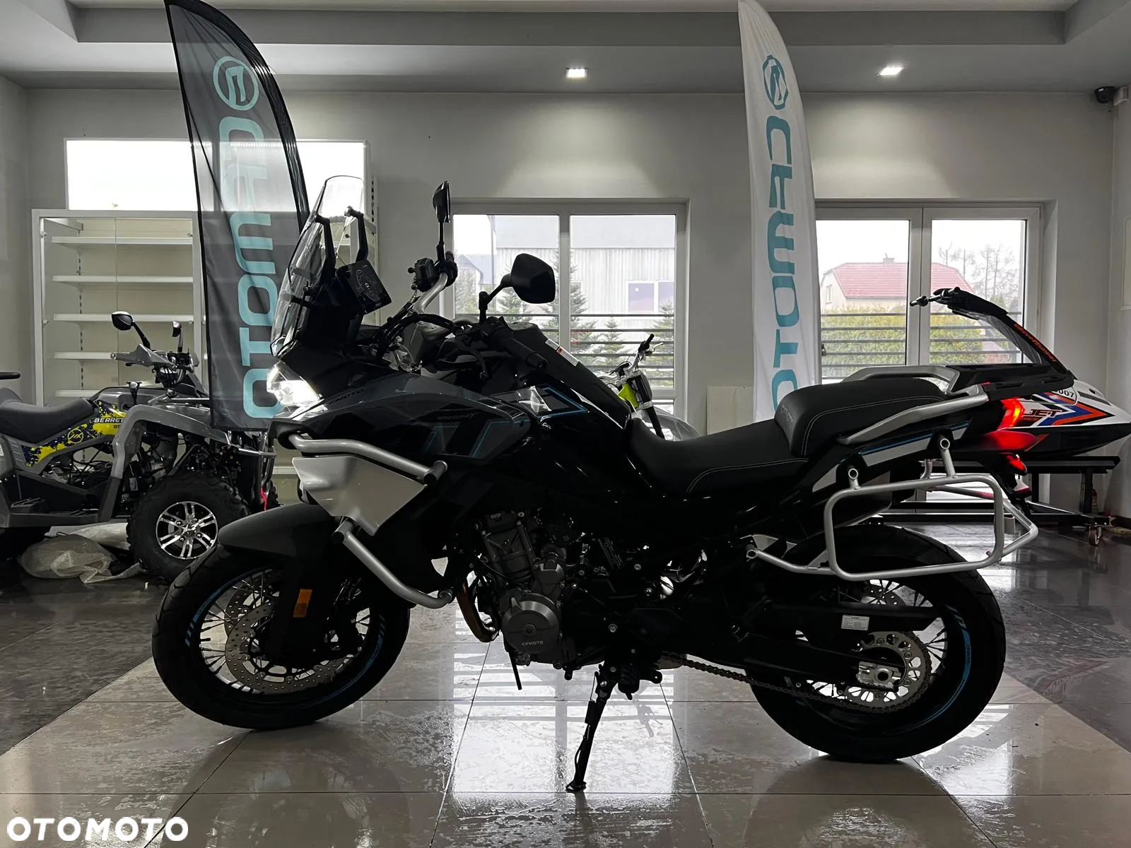 CFMoto MT - 18