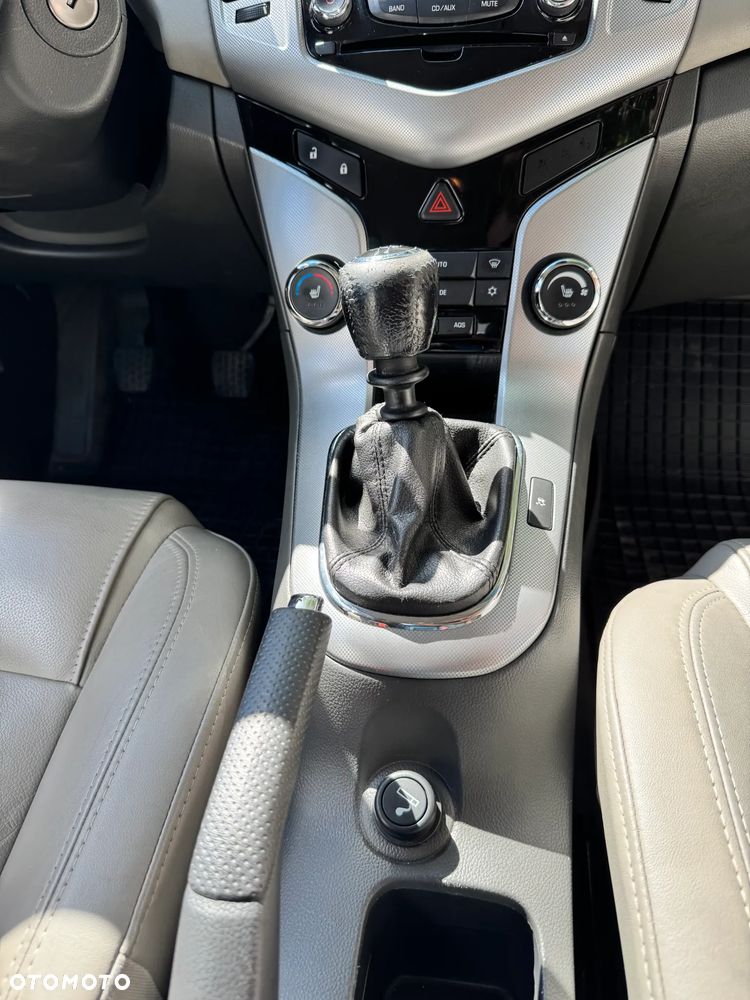 Chevrolet Cruze 1.8 LT - 8