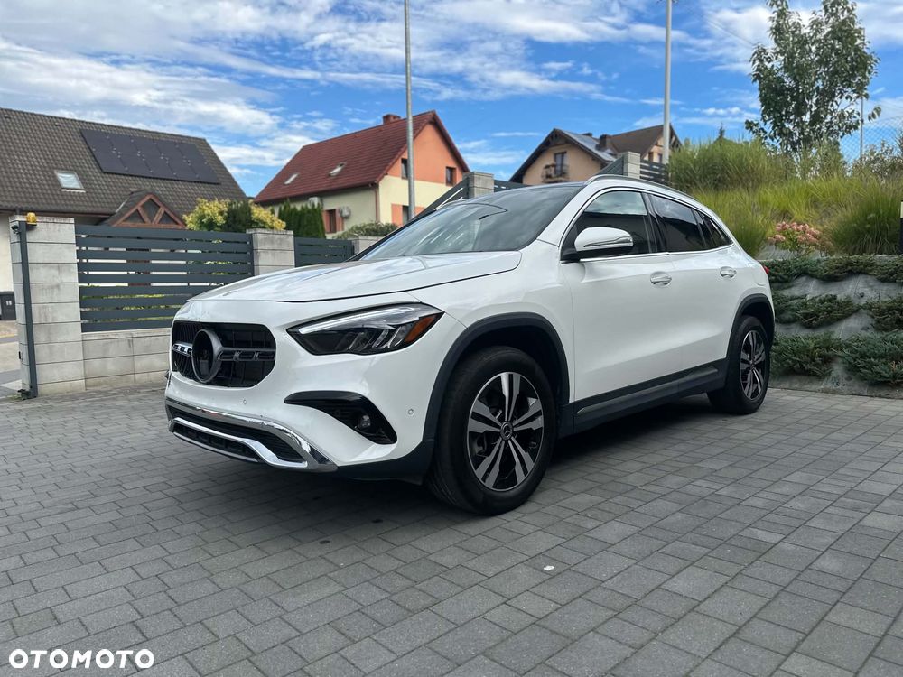 Mercedes-Benz GLA 250 4Matic 8G-DCT EDITION 2022 - 23