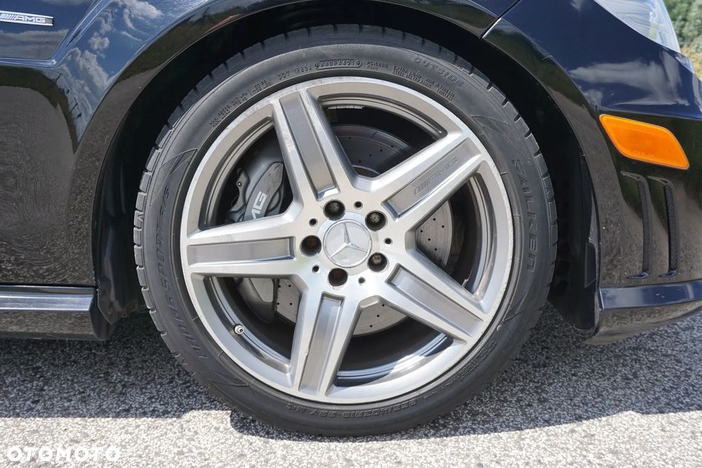 Mercedes-Benz Klasa E 63 AMG - 31
