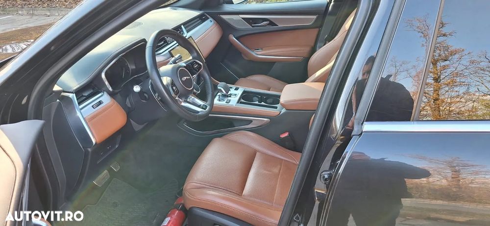 Jaguar F-Pace D200 AWD R-Dynamic SE - 18