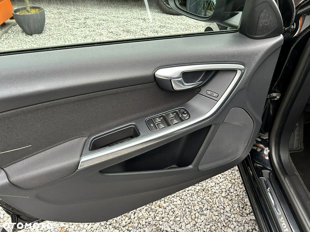 Volvo V60 D2 Momentum - 13