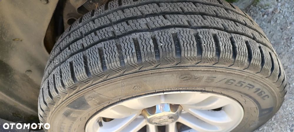 Suzuki Grand Vitara 2.7 V6 7os - 26