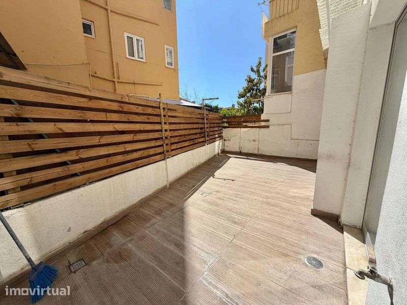 Arrendamento de apartamento t2 na Rua Bernardo Francisco da Costa - Grande imagem: 5/12