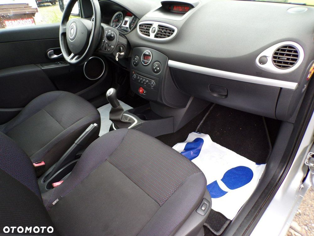 Renault Clio - 26