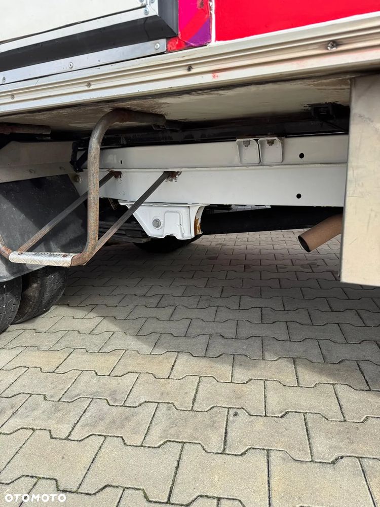 Mercedes-Benz Sprinter - 9