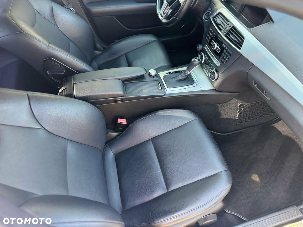 Mercedes-Benz Klasa C 350 BlueEff Avantgarde - 27