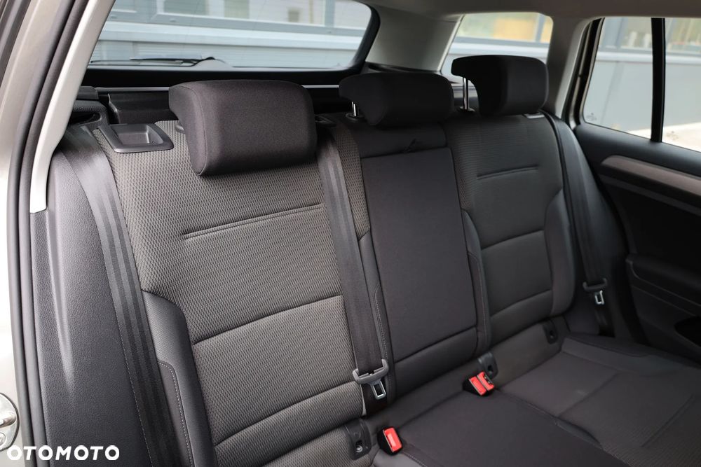 Volkswagen Golf 1.4 TSI BMT Comfortline - 28