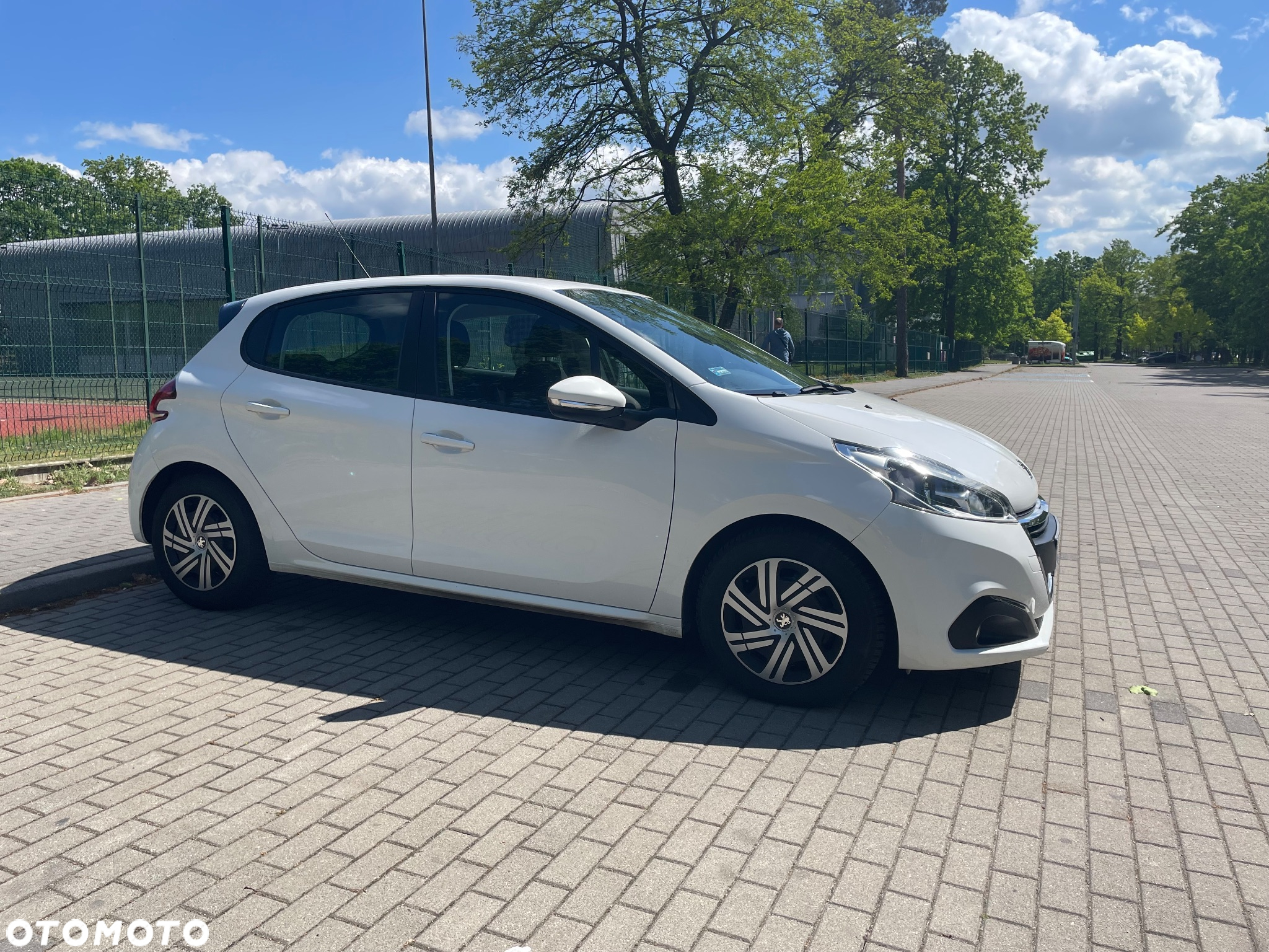 Peugeot 208 - 4