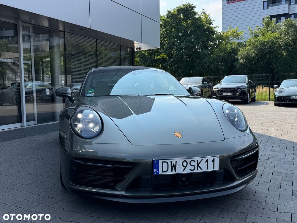 Porsche 911 Carrera 4 GTS - 14