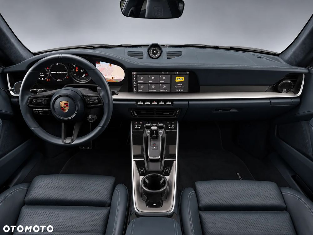 Porsche 911 Carrera 4S - 8