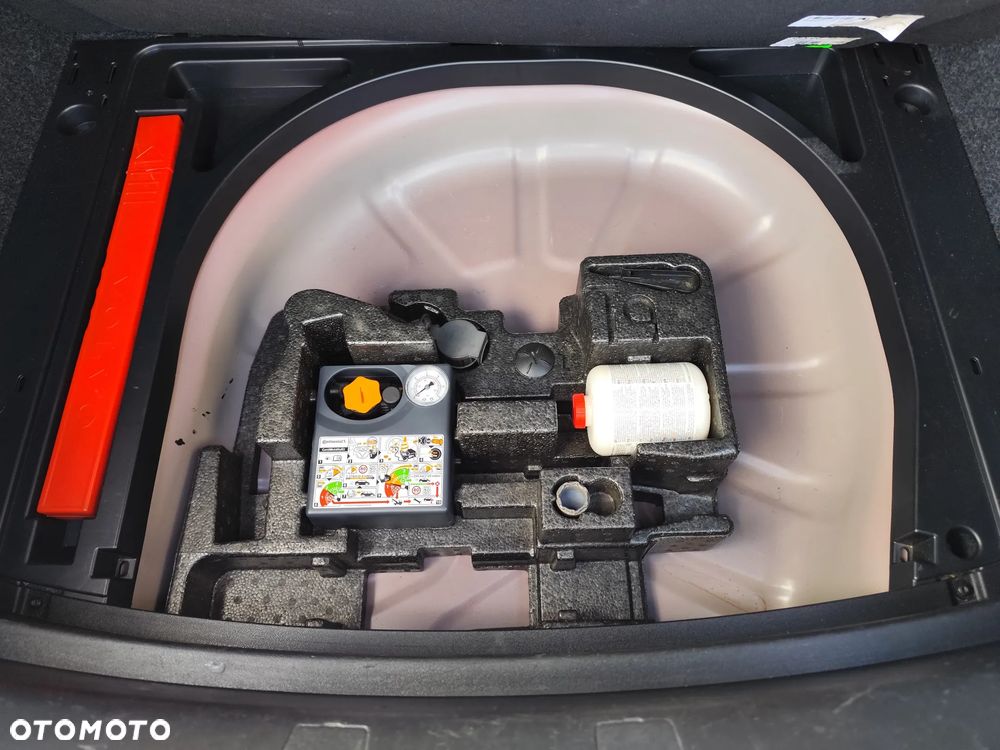 Volvo V40 D2 Drive-E Momentum - 27