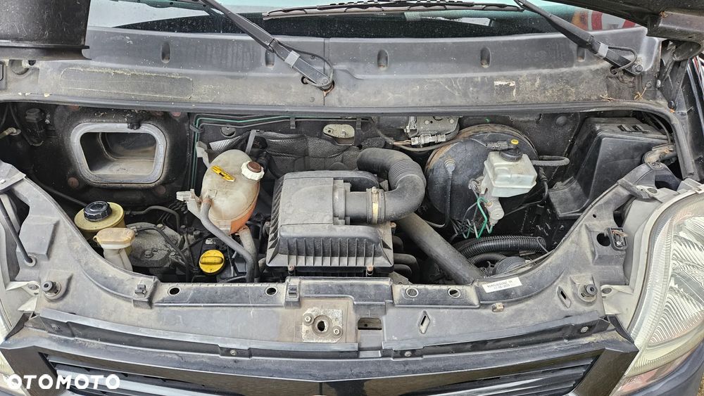 Nissan INTERSTAR - 13