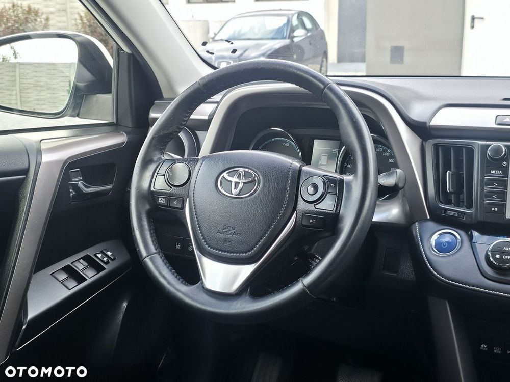 Toyota RAV4 - 16