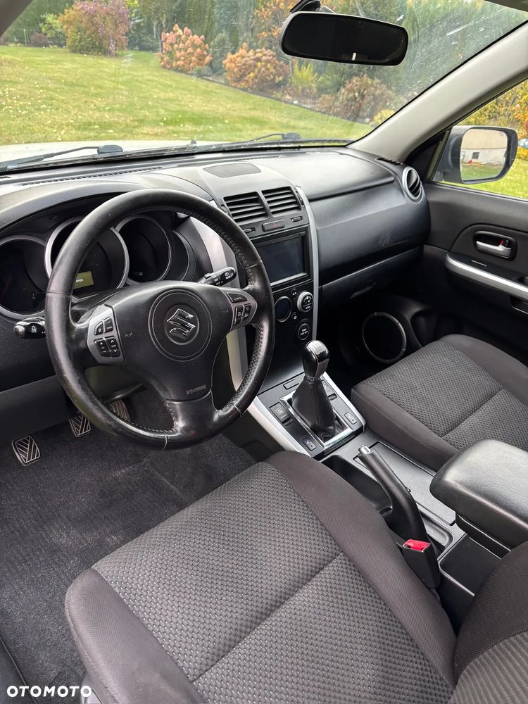 Suzuki Grand Vitara 2010 photo 4