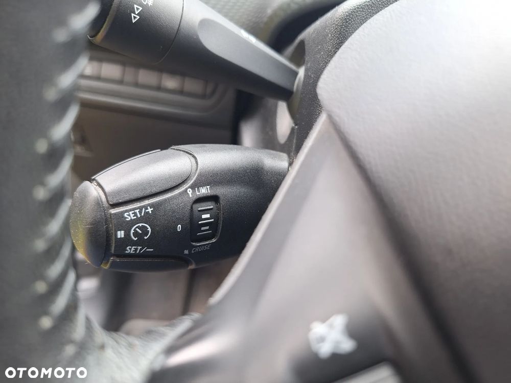 Peugeot 208 1.2 PureTech Style - 19