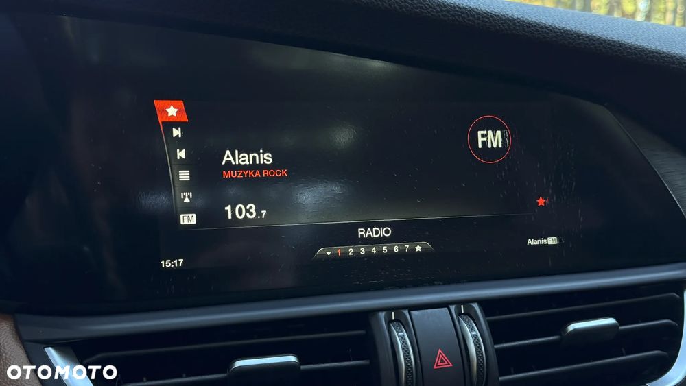 Alfa Romeo Giulia 2.0 Turbo 16V AT8-Q4 Ti - 36