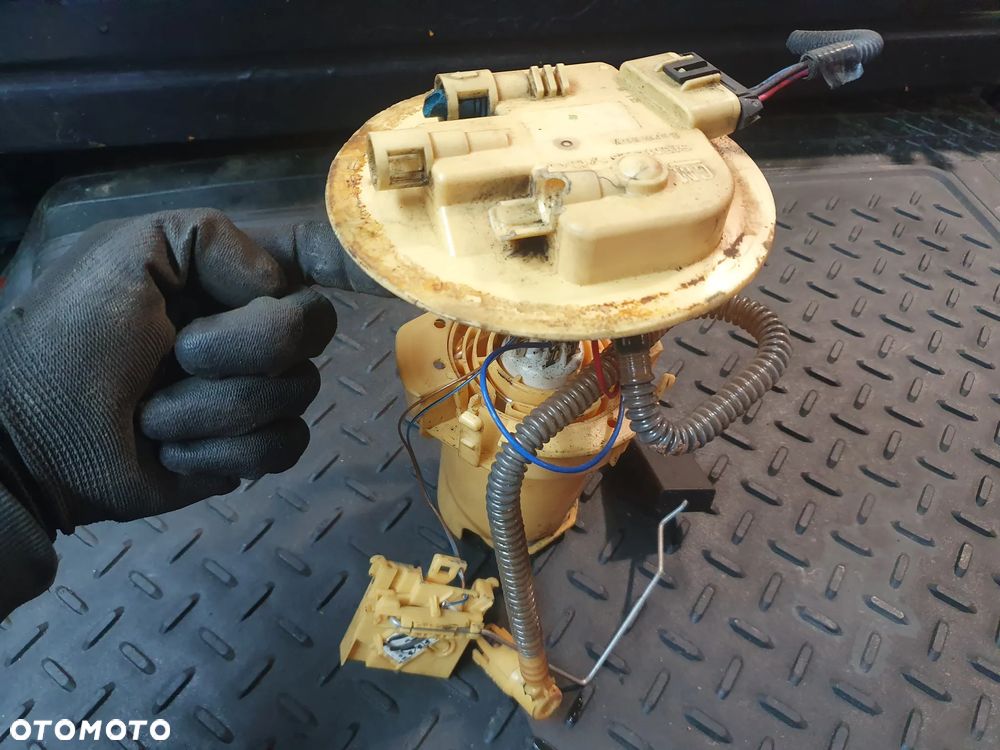 POMPA PALIWA PŁYWAK OPEL VECTRA C 1.9 CDTI - 2