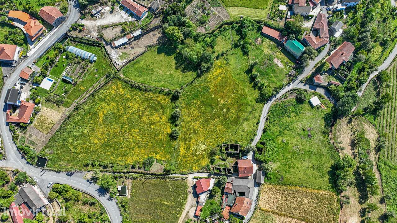 Terreno com duas moradias para restauro - Grande imagem: 5/31